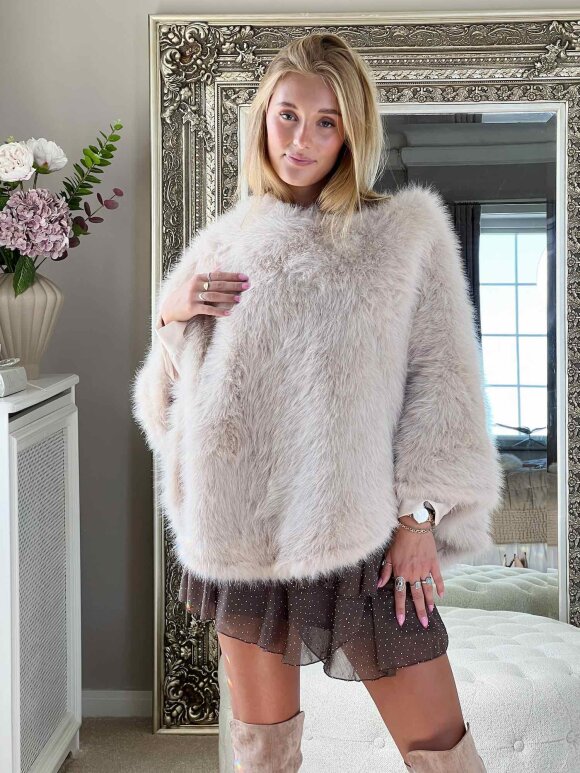 NDP - RoseW Fake Fur Poncho 240403