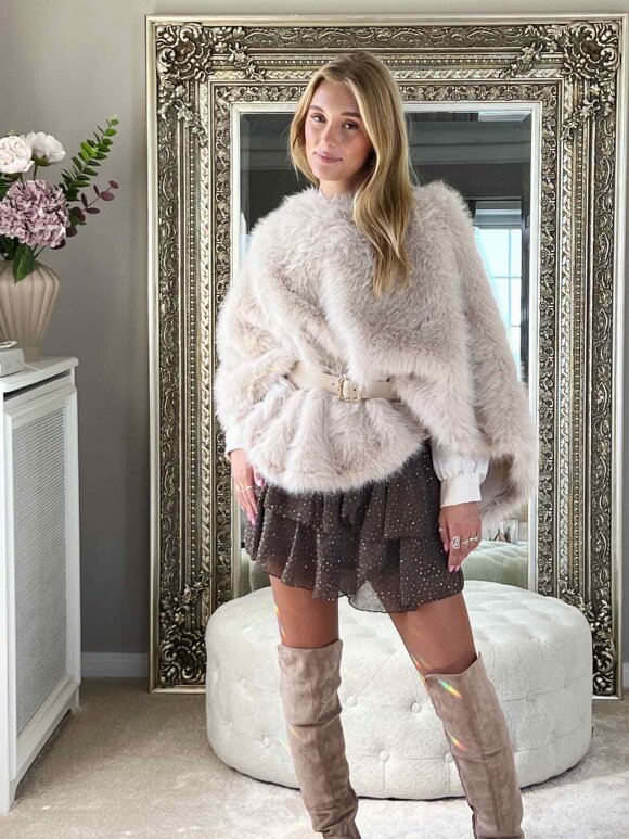 NDP - RoseW Fake Fur Poncho 240403