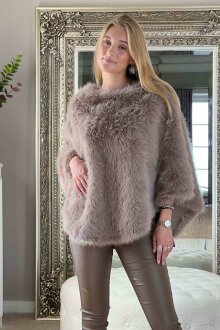 NDP - RoseW Fake Fur Poncho 240403