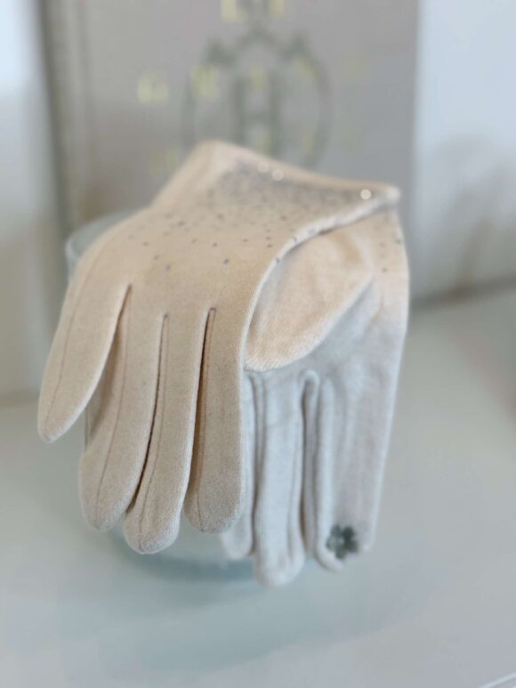 NDP - Phanie Glove Stones 12078